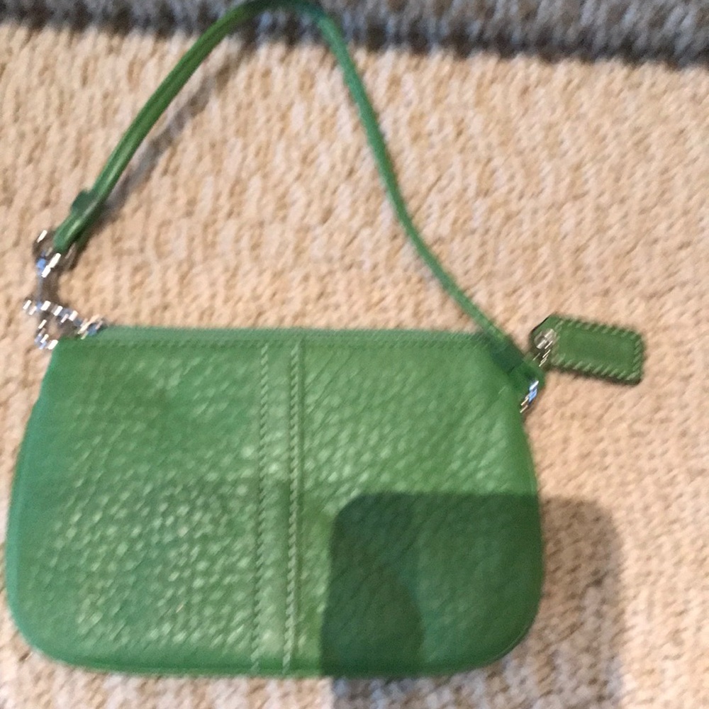 Wristlet coach